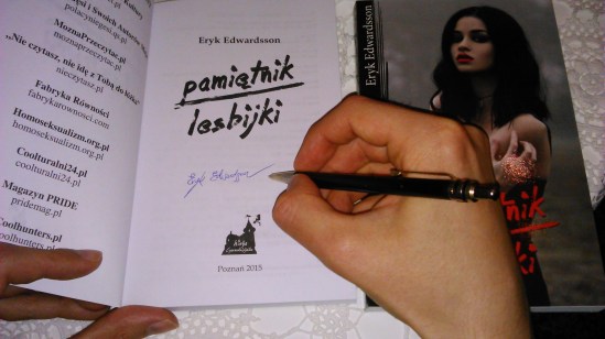 Eryk Edwardsson podpisuje książki